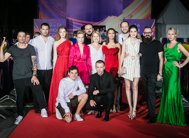 «Кинотавр-2019»: Шалаева, Толстоганова, Аксенова и другие на премьере фильма «Гроза»