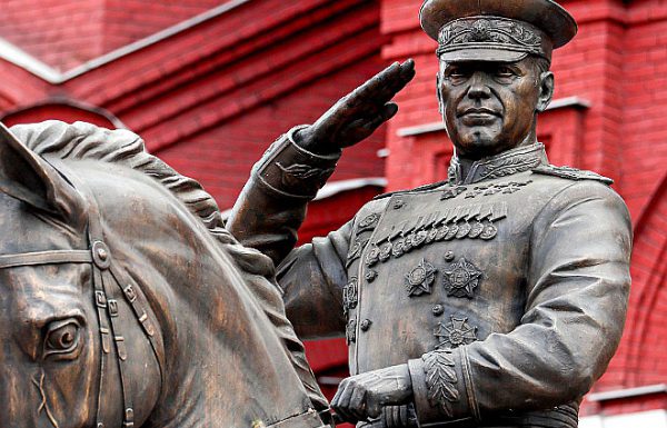 На Манежной площади заменили памятник маршалу Георгию Жукову